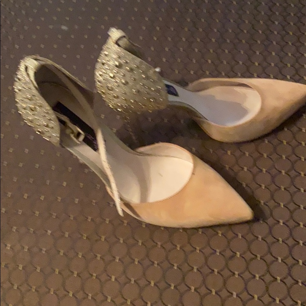 Suede tan studded 4”  pump
